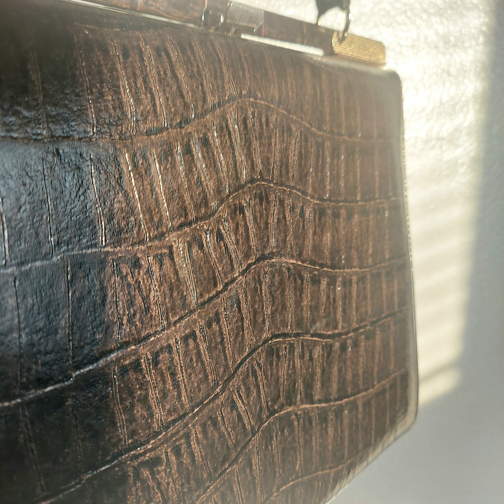 Vintage Brown Crocodile-Embossed Purse - Picture 7 of 10